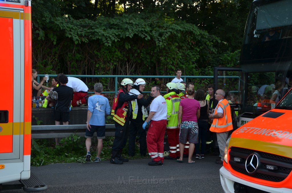 Einsatz BF Koeln Klimaanlage Reisebus defekt A 3 Rich Koeln hoehe Leverkusen P013.JPG